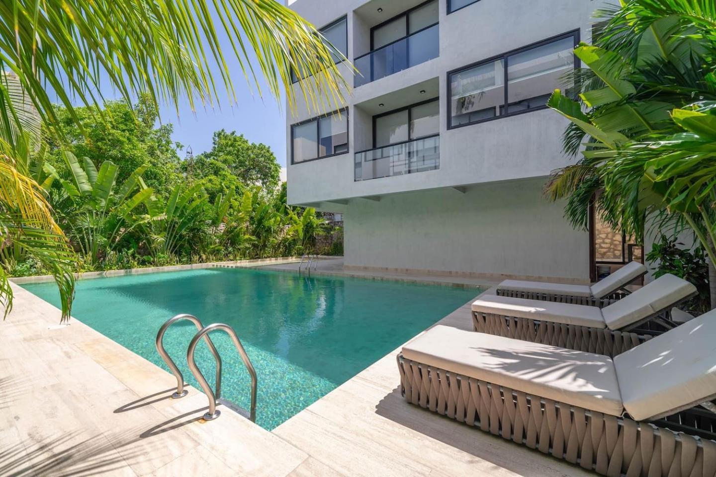 1 Bd Luxury With Balcony In Trendy La Veleta *