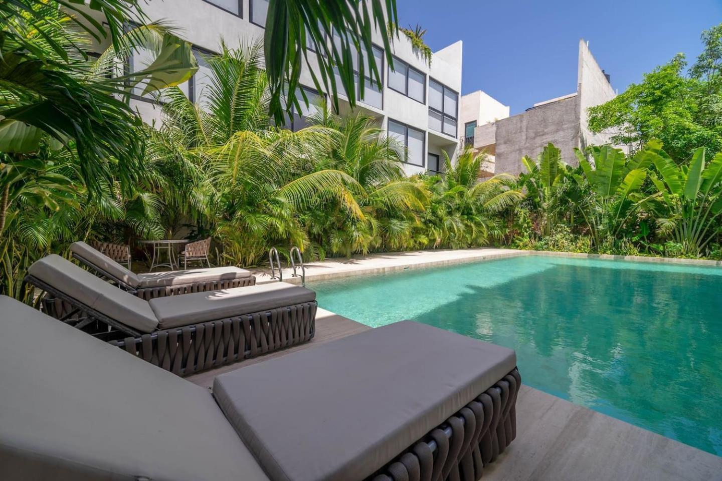 1 Bd Luxury With Balcony In Trendy La Veleta *